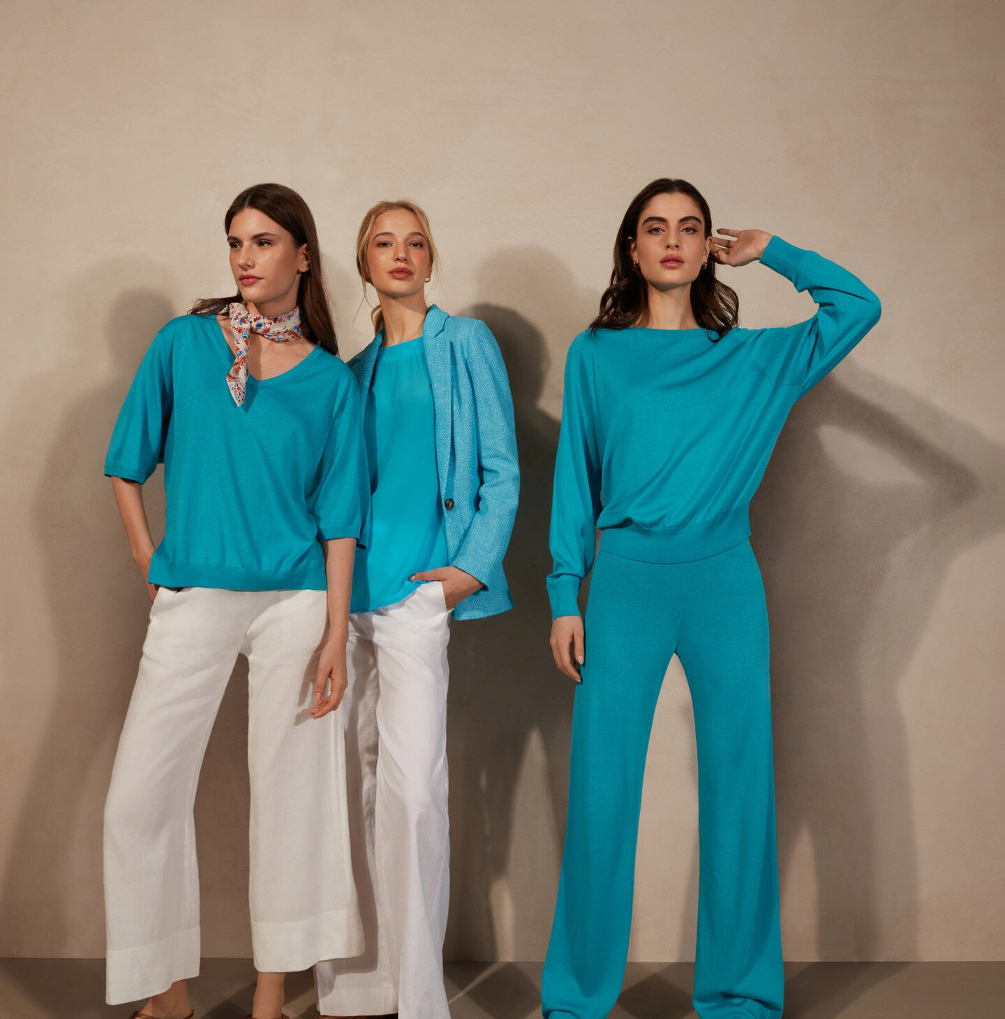 Visita il sito ufficiale Falconeri Maglieria e Abbigliamento dal design Italiano. Scopri le collezioni Donna e Uomo in Cashmere Seta e molti altri filati di qualita